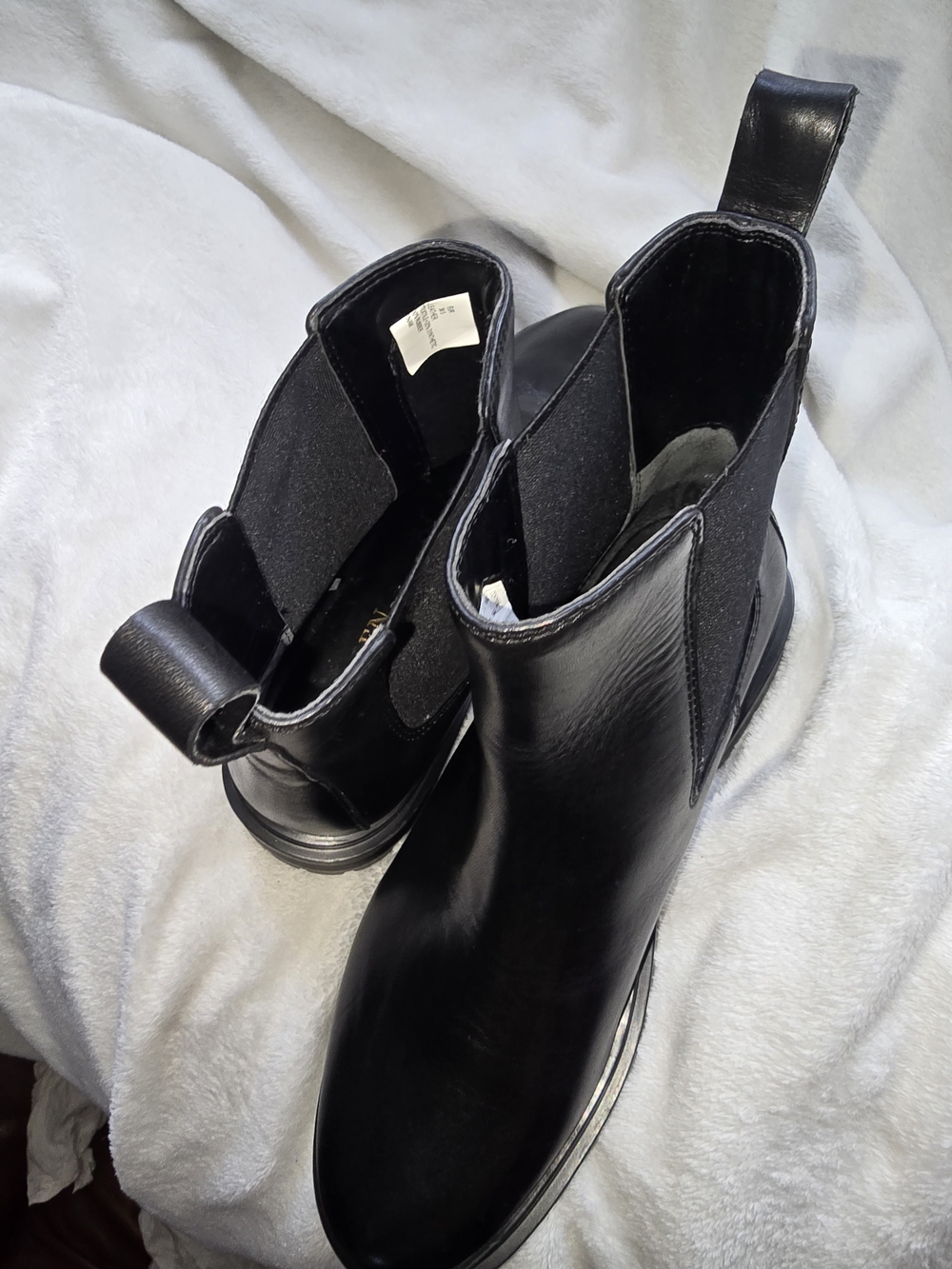 Ralph Lauren Black Chelsea Boots - Sleek Leather Slip-On - Picture 8 of 8